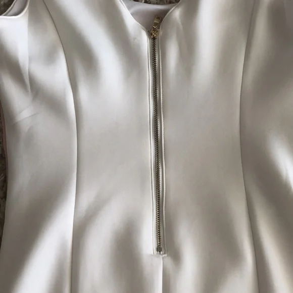 Guess Dress. Like a new. - Picture 5 of 7